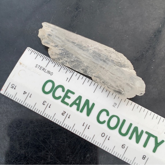 Faden Quartz: 66 Carats Specimen from Pakistan - Picture 12 of 14